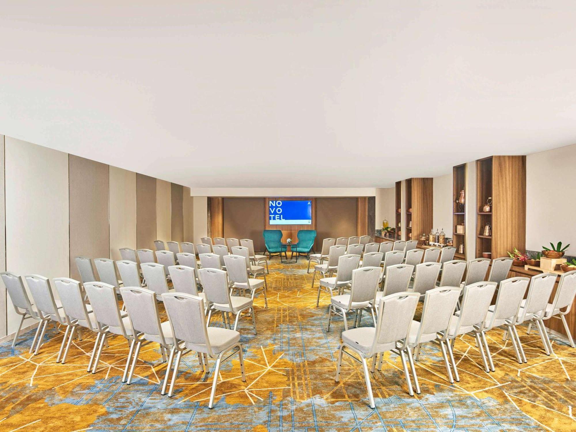 Novotel Mumbai International Airport Exterior foto